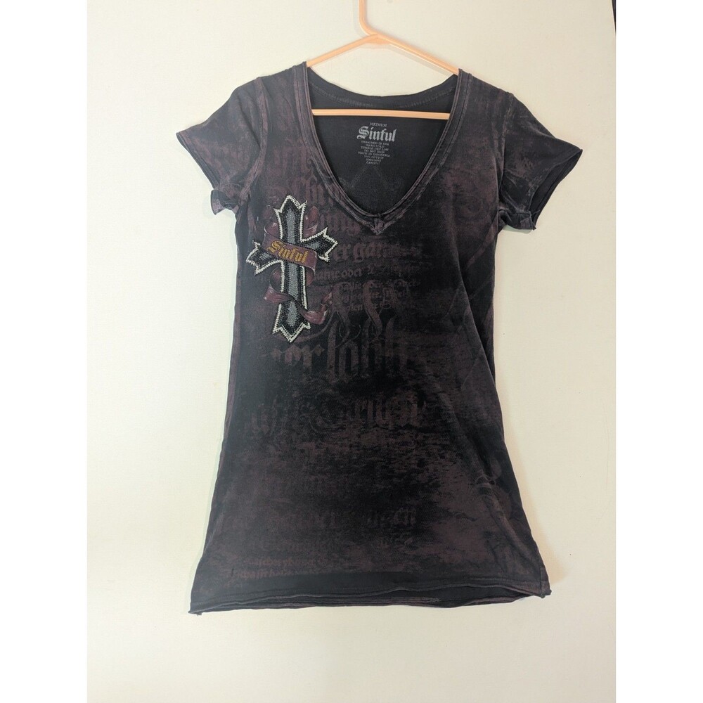 Sinful By Affliction Women t-shirt Sz Medium Dark Grey All Over Print Streetwear